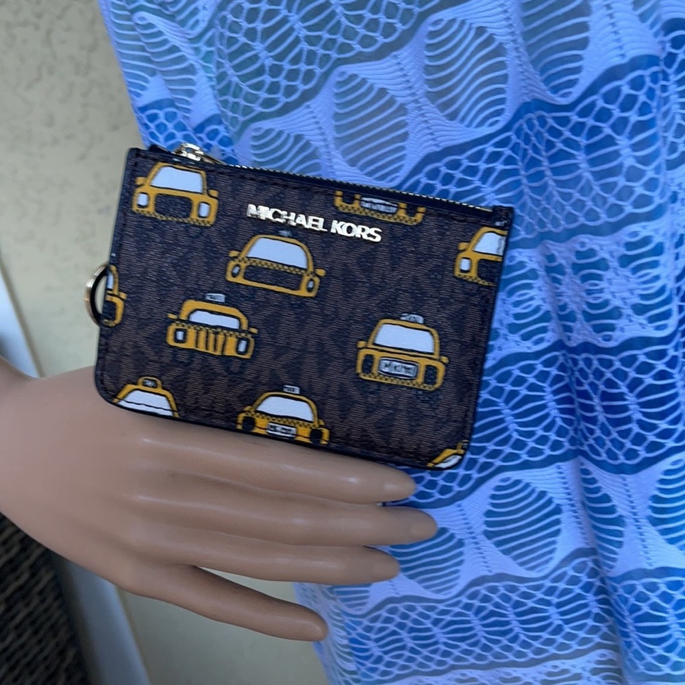 NEW YORK CITY Jet Set Travel Sm TZ Coinpouch - Picture 9 of 16